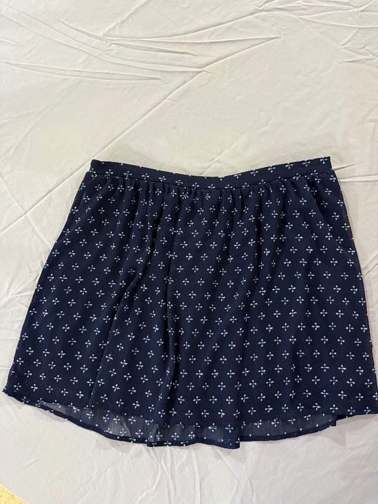 Old Navy Dresses & Skirts - Old Navy Women's Navy Printed A-Line Skater Skirt Size M